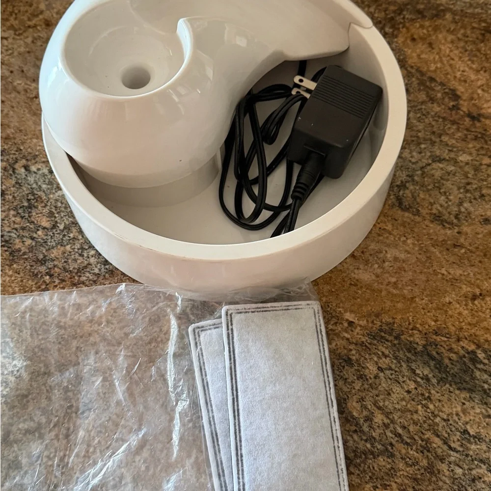 White Plastic Cat Fountain with Two Filters